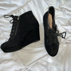 JUSTFAB Wedge booties